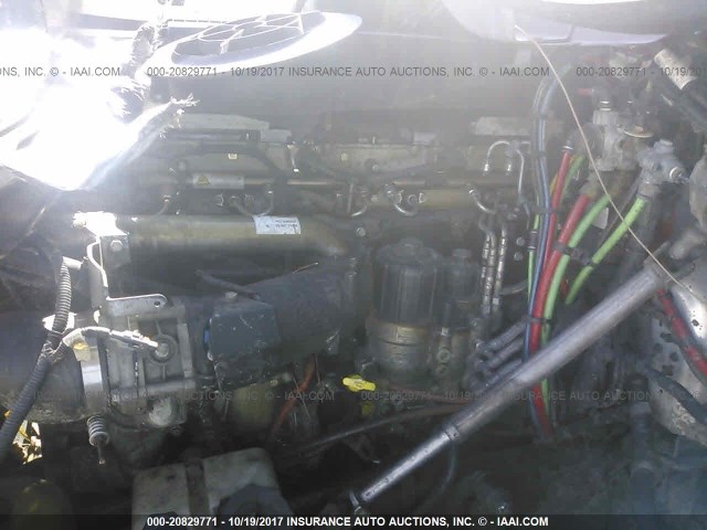 1FUJGLDR5CSBL5926 - 2012 FREIGHTLINER CASCADIA 125  WHITE photo 9