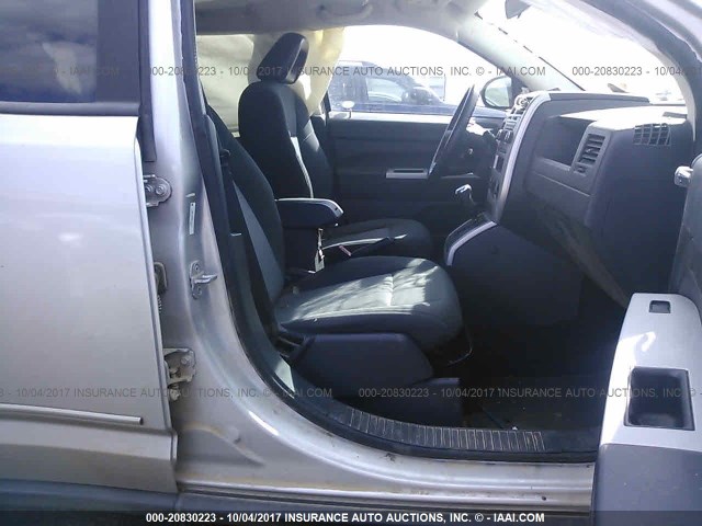 1J8FF47W98D736751 - 2008 JEEP COMPASS SPORT SILVER photo 5