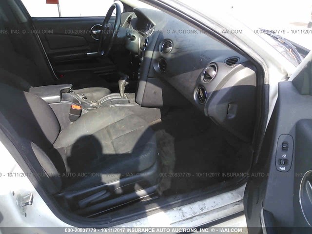 2G2WP552761216376 - 2006 PONTIAC GRAND PRIX WHITE photo 5