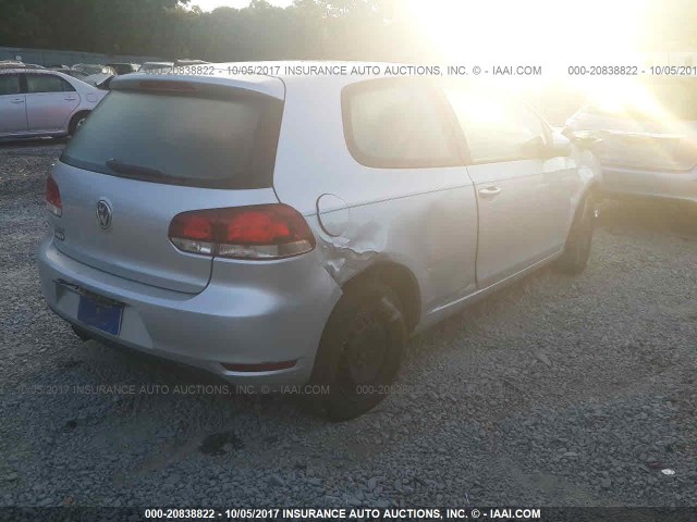 WVWBB7AJ3AW151724 - 2010 VOLKSWAGEN GOLF 银色 照片 4