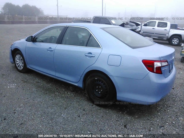 4T4BF1FK6ER361515 - 2014 TOYOTA CAMRY L/SE/LE/XLE BLUE photo 3