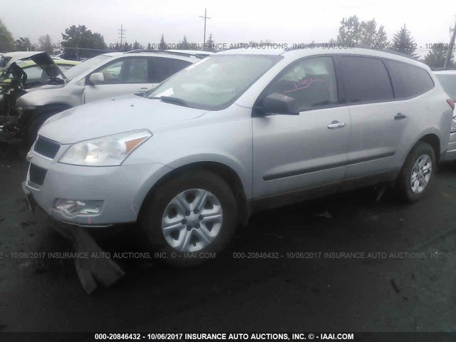 1GNKVEED2BJ368137 - 2011 CHEVROLET TRAVERSE LS SILVER photo 2