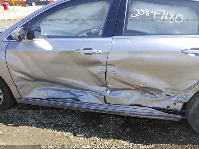 1C3CCCAB0FN679564 - 2015 CHRYSLER 200 LIMITED SILVER photo 6