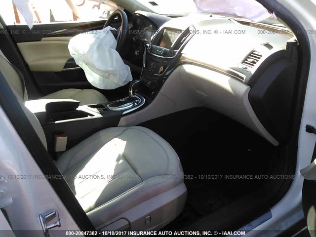 2G4GK5EX0E9208559 - 2014 BUICK REGAL WHITE photo 5