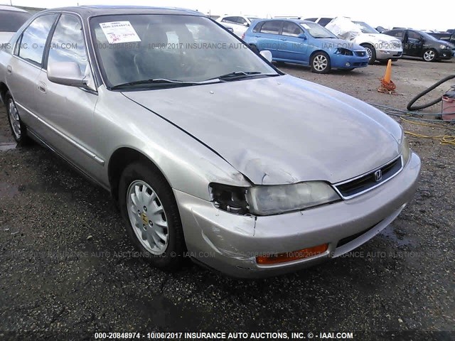 1HGCD5669VA023709 - 1997 HONDA ACCORD EX/EX-R SILVER photo 6