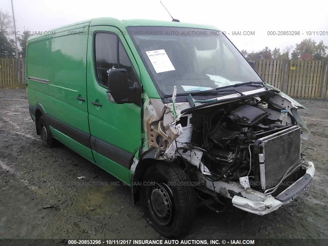 WD3PE7CC5A5483305 - 2010 MERCEDES-BENZ SPRINTER 2500 GREEN photo 1