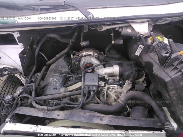 WD3PE7CC5A5483305 - 2010 MERCEDES-BENZ SPRINTER 2500 GREEN photo 10