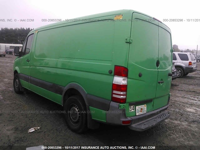 WD3PE7CC5A5483305 - 2010 MERCEDES-BENZ SPRINTER 2500 GREEN photo 3