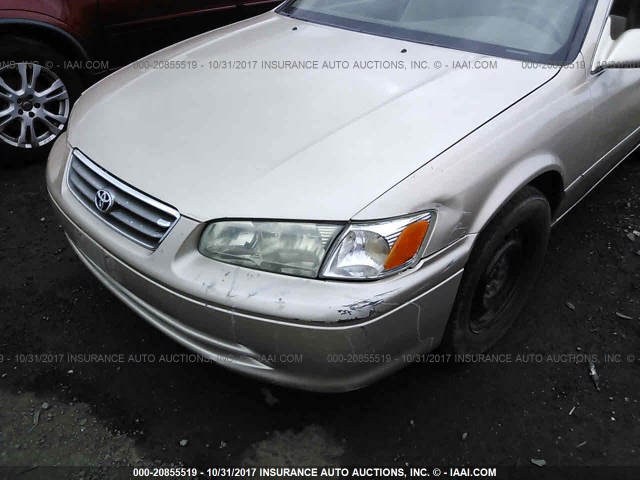 JT2BG22K610540493 - 2001 TOYOTA CAMRY CE/LE/XLE 金色 照片 6