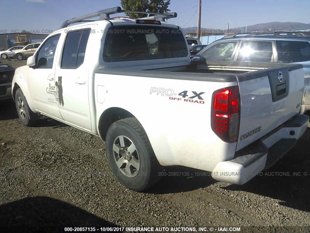 1N6AD07W79C424139 - 2009 NISSAN FRONTIER CREW CAB SE/LE/NISMO WHITE photo 3