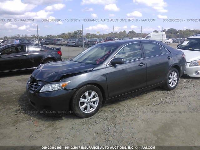 4T1BF3EK3BU679157 - 2011 TOYOTA CAMRY SE/LE/XLE GRAY photo 2