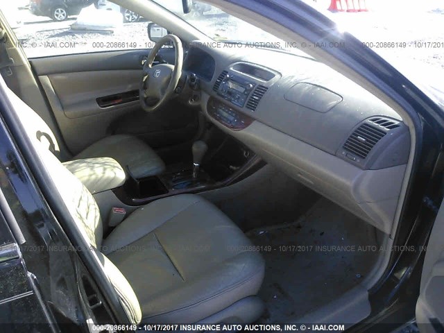 4T1BE30K93U222882 - 2003 TOYOTA CAMRY LE/XLE/SE შავი ფოტო 5