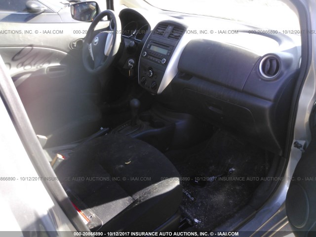 3N1CE2CP0FL362590 - 2015 NISSAN VERSA NOTE S/S PLUS/SV/SL/SR GRAY photo 5