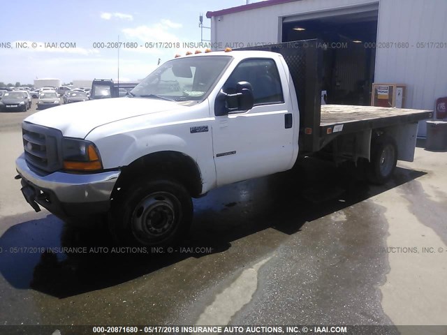 1FDAF56F7YEE09229 - 2000 FORD F550 SUPER DUTY WHITE photo 2