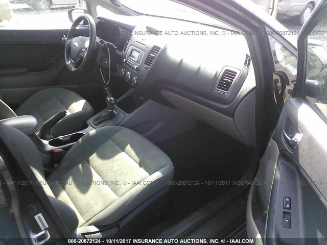 KNAFK4A67F5376668 - 2015 KIA FORTE LX BLACK photo 5