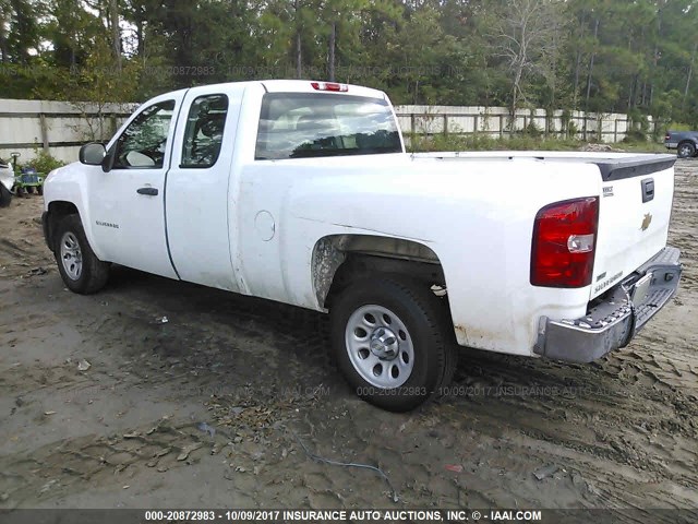 1GCSCPEA7AZ104573 - 2010 CHEVROLET SILVERADO C1500 WHITE photo 3