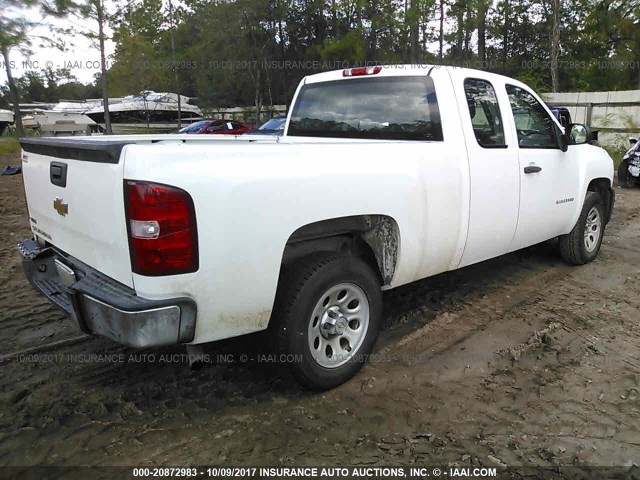 1GCSCPEA7AZ104573 - 2010 CHEVROLET SILVERADO C1500 WHITE photo 4