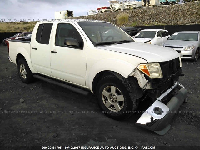 1N6AD07U37C433500 - 2007 NISSAN FRONTIER CREW CAB LE/SE/OFF ROAD WHITE photo 1