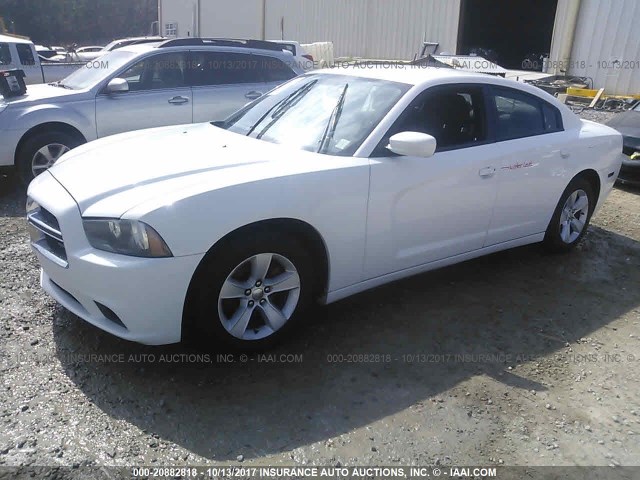 2B3CL3CG0BH544805 - 2011 DODGE CHARGER WHITE photo 2
