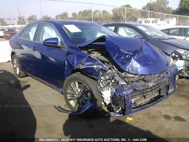 4T1BF1FK0GU588387 - 2016 TOYOTA CAMRY LE/XLE/SE/XSE BLUE photo 1