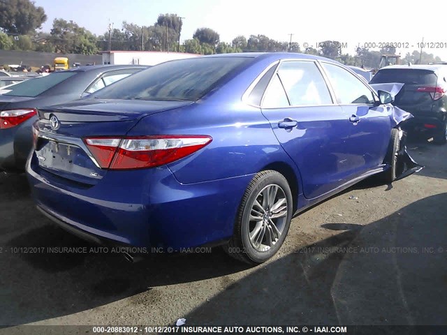 4T1BF1FK0GU588387 - 2016 TOYOTA CAMRY LE/XLE/SE/XSE BLUE photo 4