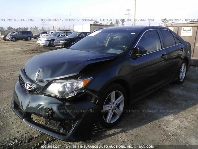 4T1BF1FK6DU657563 - 2013 TOYOTA CAMRY L/SE/LE/XLE Navy photo 2