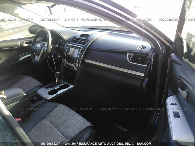 4T1BF1FK6DU657563 - 2013 TOYOTA CAMRY L/SE/LE/XLE 海军蓝 照片 5