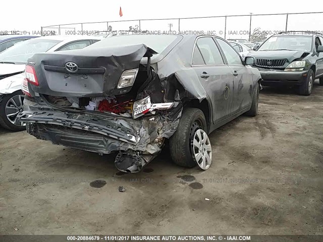 4T4BF3EKXBR211089 - 2011 TOYOTA CAMRY SE/LE/XLE ნაცრისფერი ფოტო 4