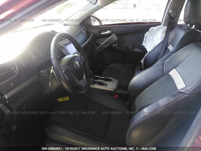 4T1BF1FK1CU626963 - 2012 TOYOTA CAMRY SE/LE/XLE RED photo 5