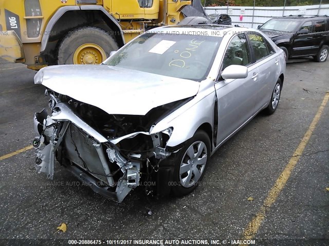 4T4BE46K59R125139 - 2009 TOYOTA CAMRY SE/LE/XLE SILVER photo 2