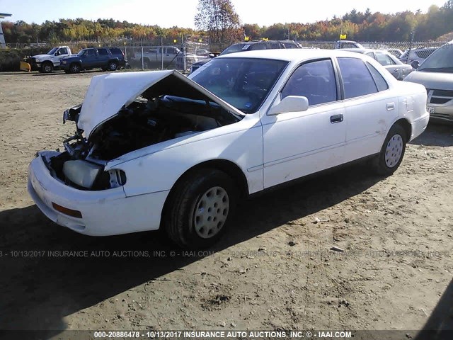 4T1BG12K2TU664558 - 1996 TOYOTA CAMRY DX/LE/XLE WHITE photo 2