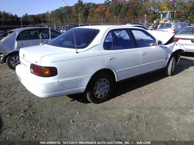 4T1BG12K2TU664558 - 1996 TOYOTA CAMRY DX/LE/XLE WHITE photo 4