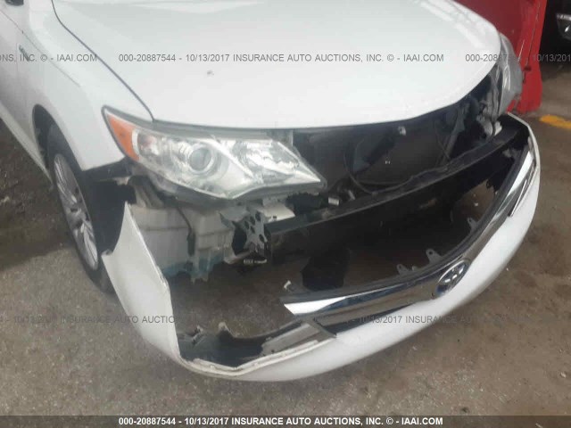 4T1BD1FK4DU096625 - 2013 TOYOTA CAMRY HYBRID/LE/XLE 白色 照片 6