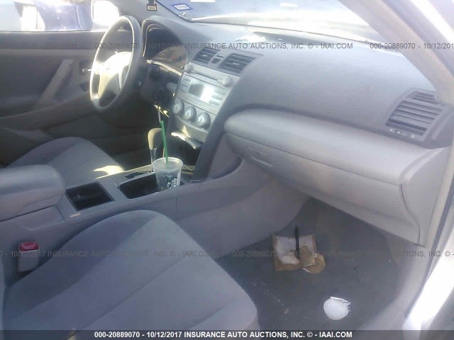 4T1BE46K09U356489 - 2009 TOYOTA CAMRY SE/LE/XLE 银色 照片 5