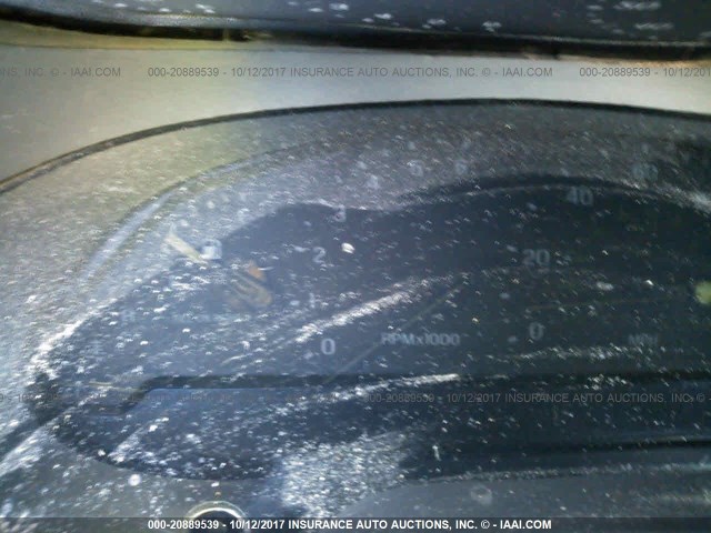 1LNHM97V52Y675503 - 2002 LINCOLN CONTINENTAL  白色 照片 7