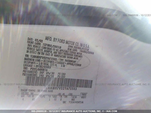 1LNHM97V52Y675503 - 2002 LINCOLN CONTINENTAL  白色 照片 9