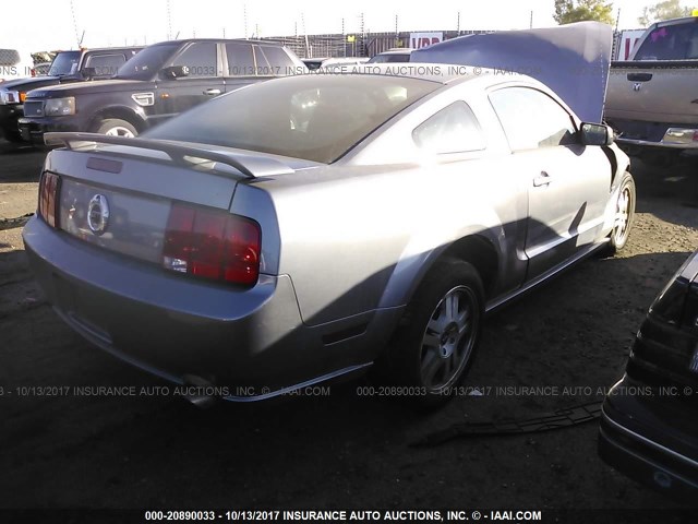 1ZVHT82H275216003 - 2007 FORD MUSTANG GT GRAY photo 4