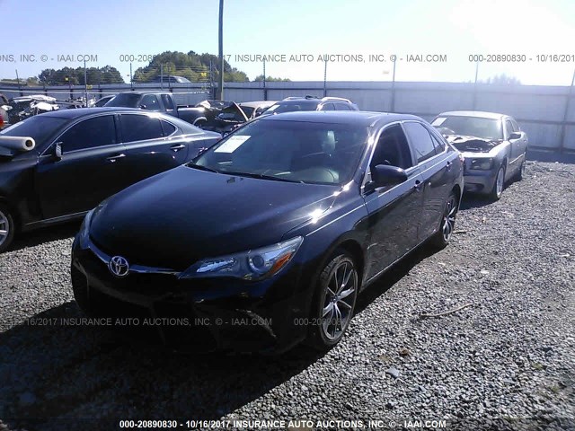 4T1BF1FKXFU990416 - 2015 TOYOTA CAMRY LE/XLE/SE/XSE Schwarz Foto 2