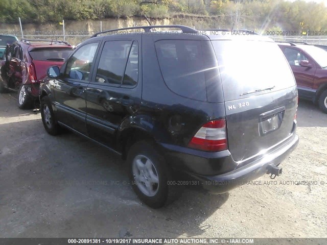 4JGAB54E2WA049751 - 1998 MERCEDES-BENZ ML 320 BLACK photo 3