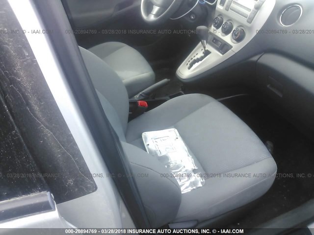 2T1KU40EX9C067224 - 2009 TOYOTA COROLLA MATRIX  SILVER photo 5