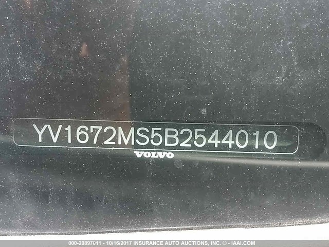 YV1672MS5B2544010 - 2011 VOLVO S40 T5 SILVER photo 9