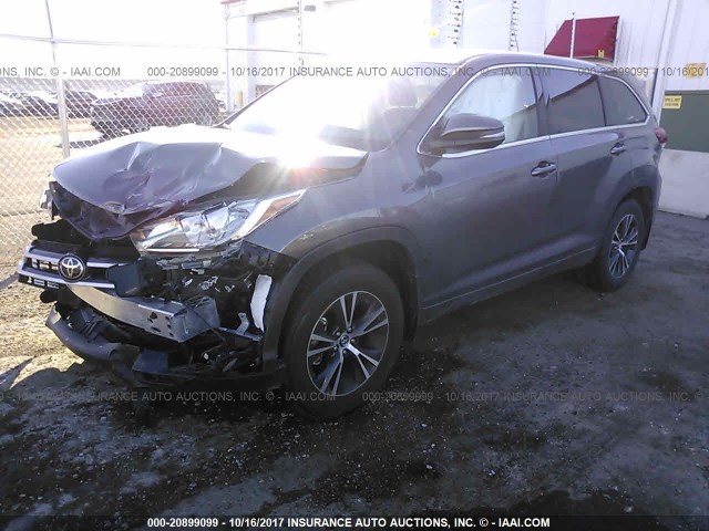 5TDBZRFH6HS412867 - 2017 TOYOTA HIGHLANDER LE/LE PLUS GRAY photo 2