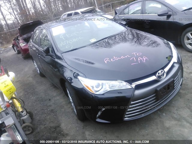 4T1BF1FK1HU683333 - 2017 TOYOTA CAMRY LE/XLE/SE/XSE Schwarz Foto 1