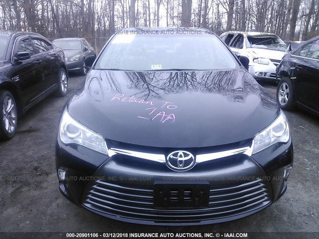 4T1BF1FK1HU683333 - 2017 TOYOTA CAMRY LE/XLE/SE/XSE Schwarz Foto 6