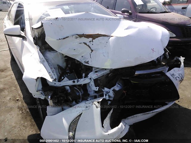 4T1BF1FK4HU752855 - 2017 TOYOTA CAMRY LE/XLE/SE/XSE WHITE photo 6