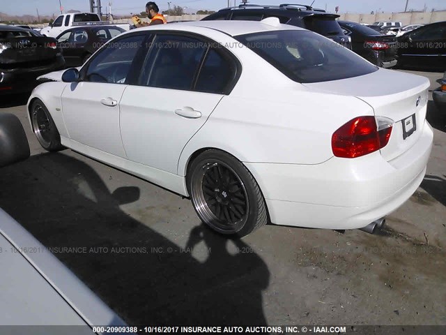 WBAVC53568FZ87050 - 2008 BMW 328 I SULEV WHITE photo 3