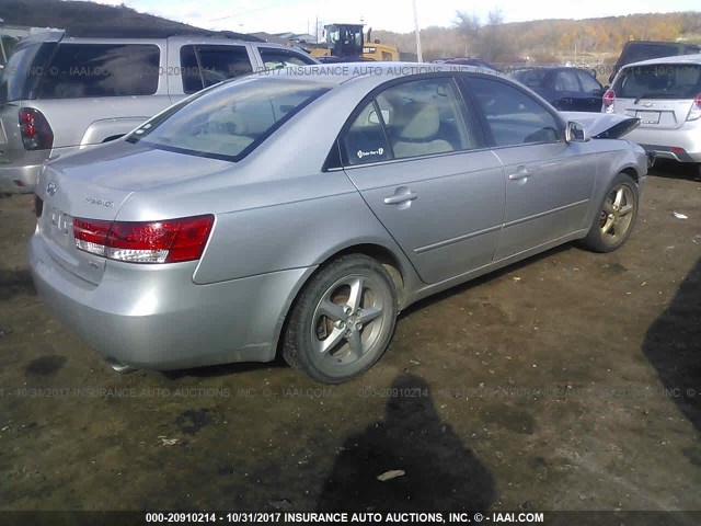 5NPEU46F27H181032 - 2007 HYUNDAI SONATA SE/LIMITED SILVER photo 4