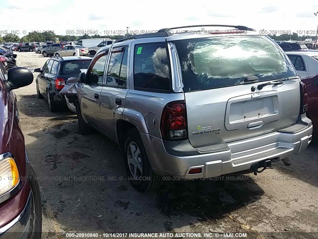 1GNDS13S952351930 - 2005 CHEVROLET TRAILBLAZER LS/LT SILVER photo 3