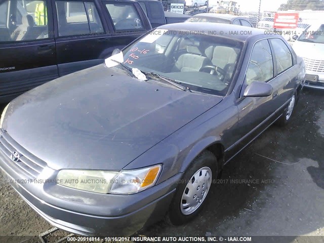 4T1BG22K7XU455246 - 1999 TOYOTA CAMRY CE/LE/XLE 灰色 照片 2