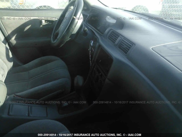 4T1BG22K7XU455246 - 1999 TOYOTA CAMRY CE/LE/XLE 灰色 照片 5